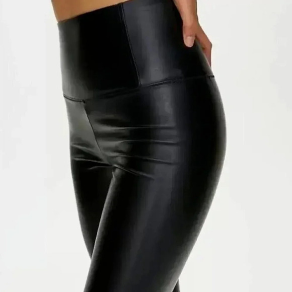 Aritzia Wilfred Free  Faux Leather Pant - Picture 2 of 12